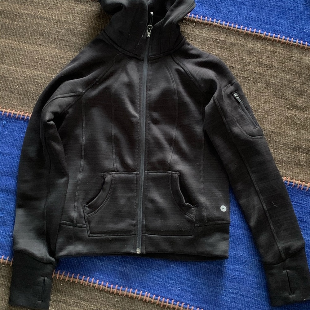 Black light weight coat